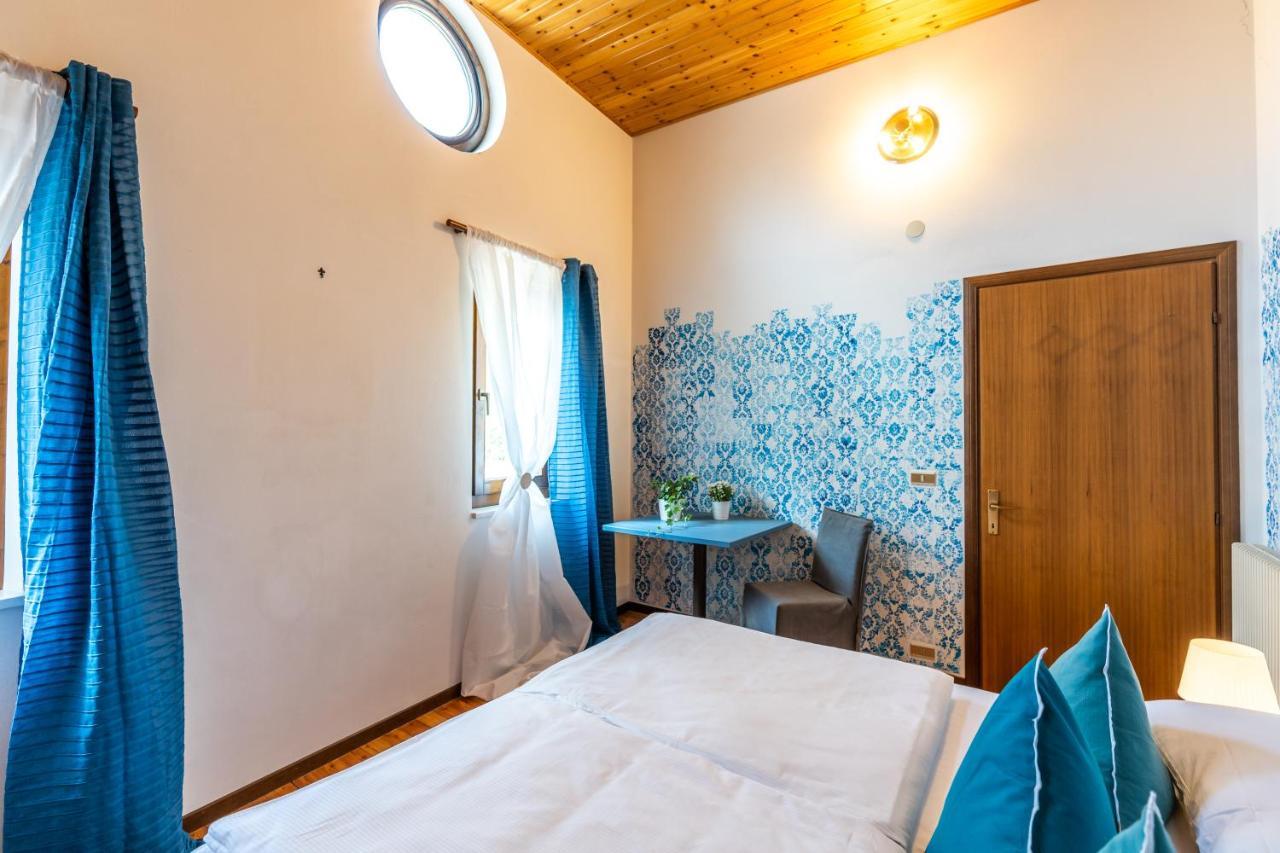 Hotel Sleep In Venzone Exterior foto